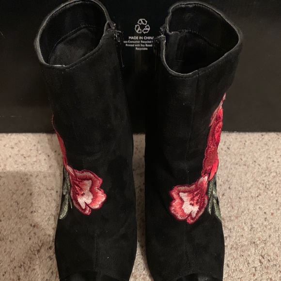 Floral Heeled Booties - Picture 4 of 4